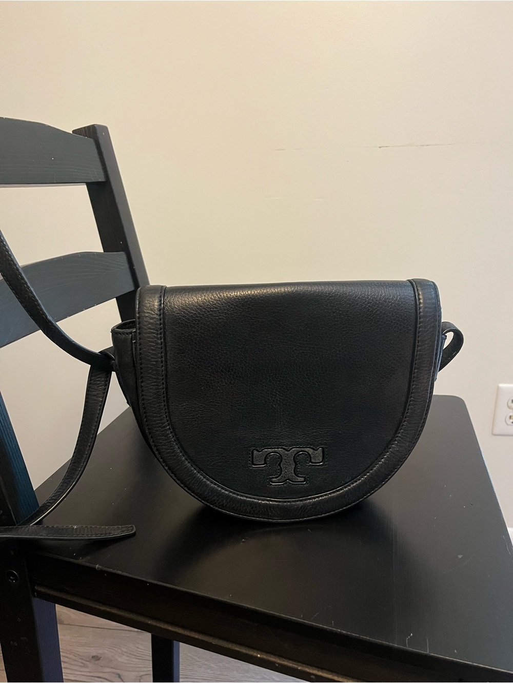 Tory Burch Black Leather Serif Saddle Bag Crossbody Bag